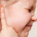 child&#39;s ear hurts